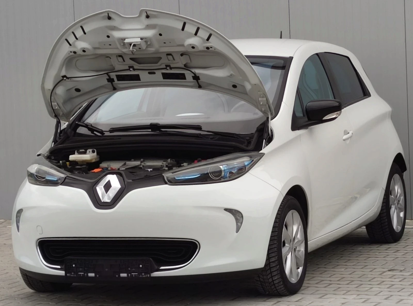 Renault Zoe, снимка 15 - Автомобили и джипове - 54084423