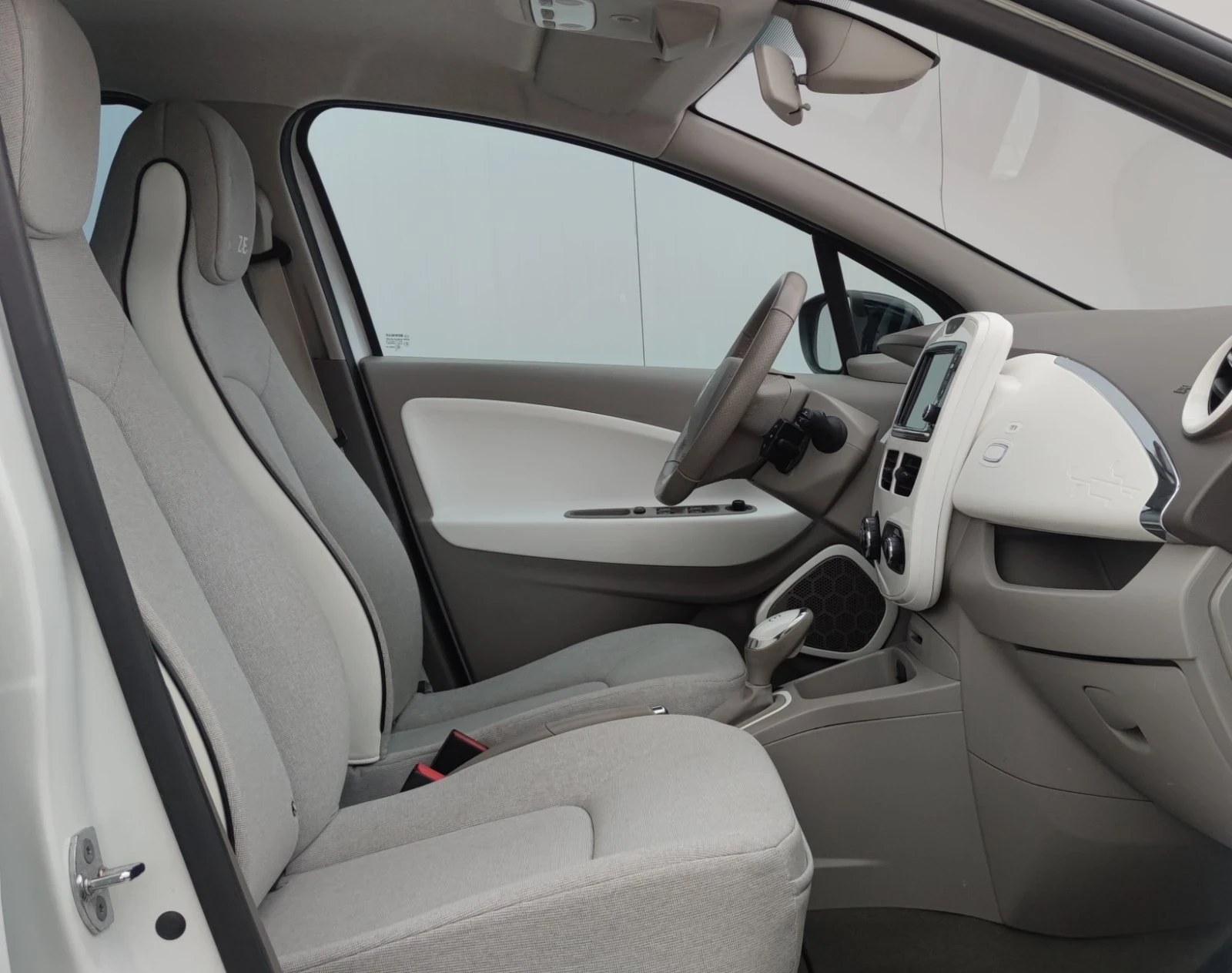 Renault Zoe, снимка 11 - Автомобили и джипове - 54084423