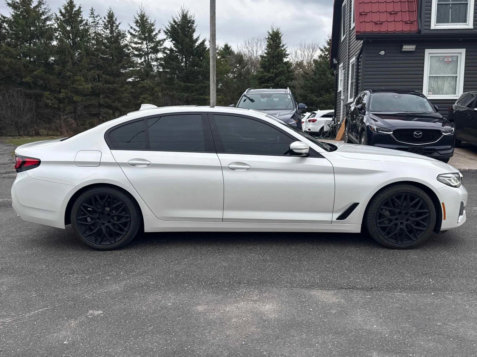 BMW 530 CARFAX * АВТОКРЕДИТ * ПРОГНОЗНА ЦЕНА ДО БГ, снимка 3 - Автомобили и джипове - 54512243