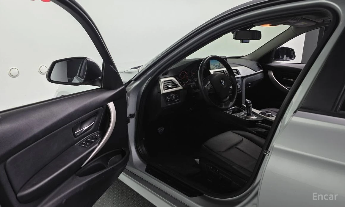 BMW 320, снимка 10 - Автомобили и джипове - 54692266