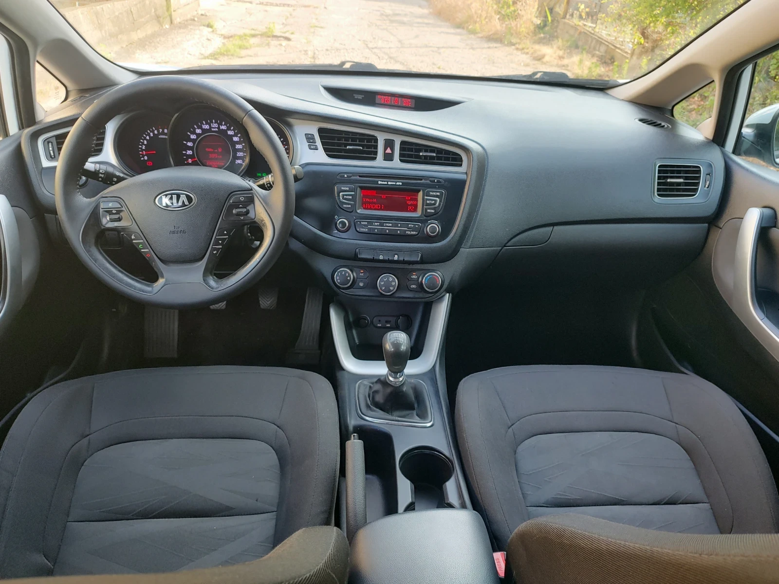 Kia Ceed 1.4i 16V | Mobile.bg � ����������� 8