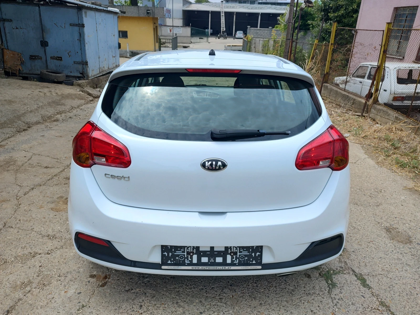 Kia Ceed 1.4i 16V, снимка 5 - Автомобили и джипове - 55178594