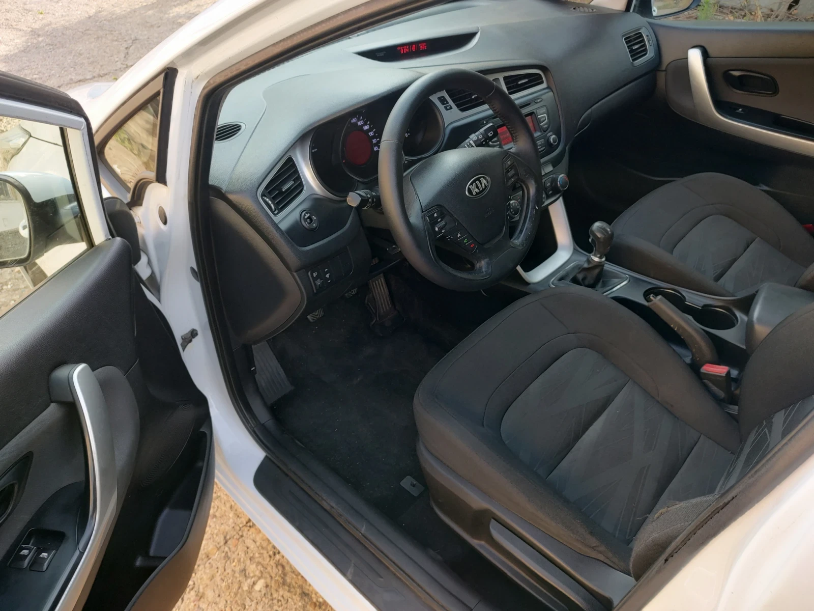 Kia Ceed 1.4i 16V | Mobile.bg � ����������� 7