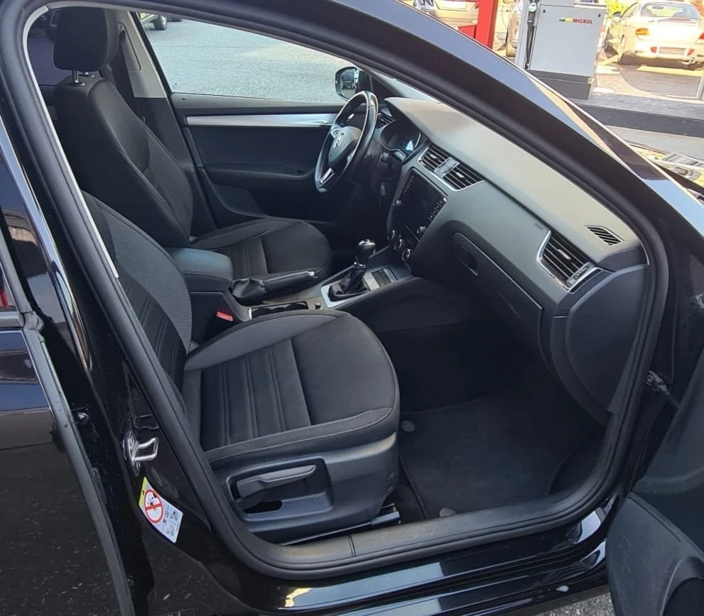 Skoda Octavia 2.0tdi 150к.с. 4х4 Швейцария, снимка 5 - Автомобили и джипове - 55547147