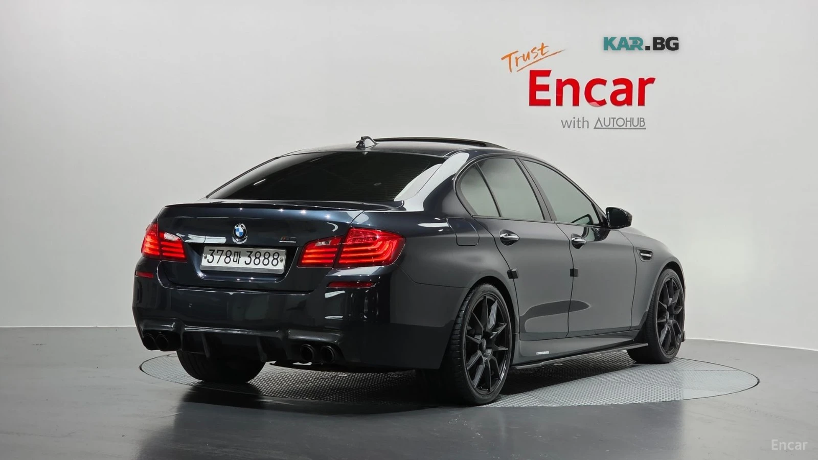 BMW M5 BANG&OLUFSEN* AKRAPOVIC* МОНИТОРИ* HUD, снимка 2 - Автомобили и джипове - 55905924