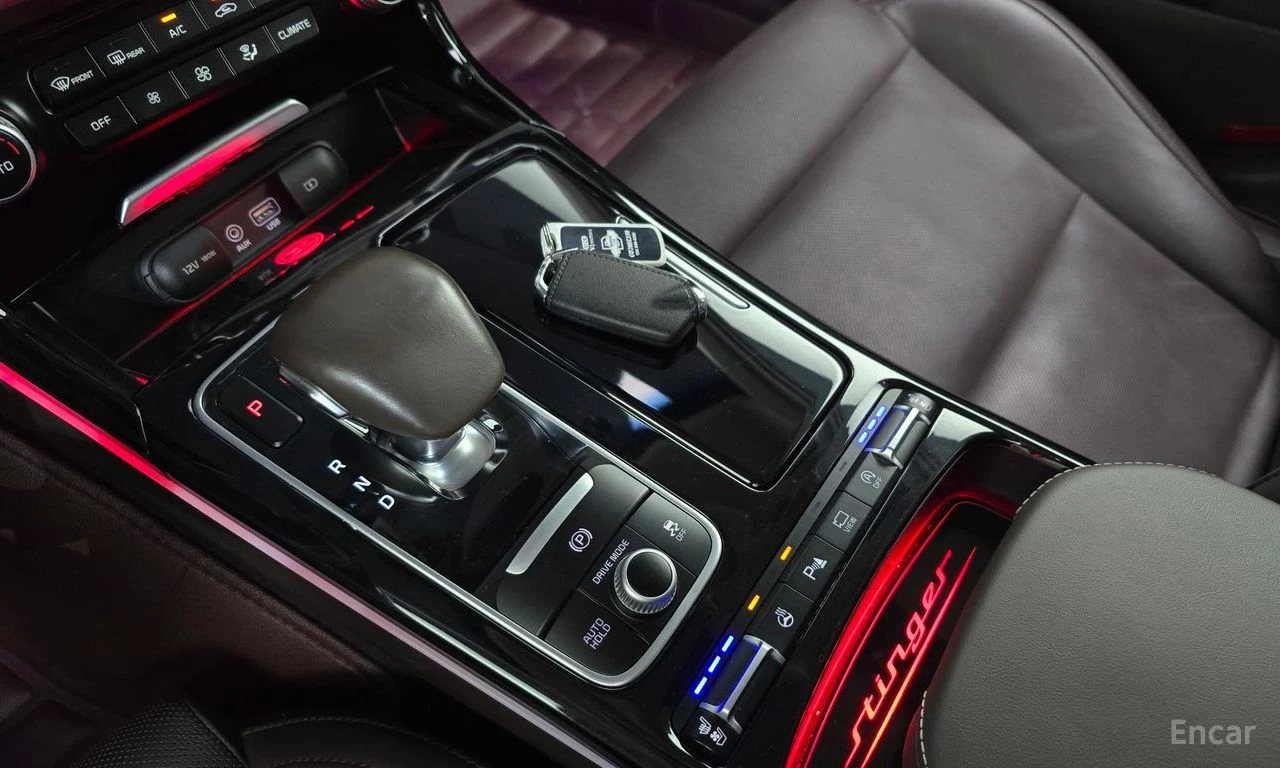 Kia Stinger 2.2* PLATINUM* ПОДГРЕВ* ОБДУХВАНЕ* ХЕДЪП* КАМЕРА* , снимка 11 - Автомобили и джипове - 56234284
