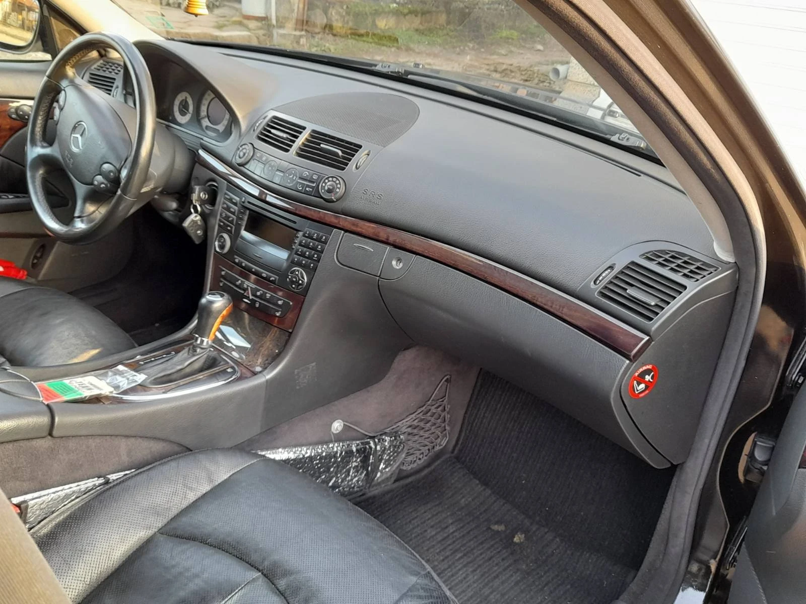 Mercedes-Benz E 220 CDI, снимка 3 - Автомобили и джипове - 56323001