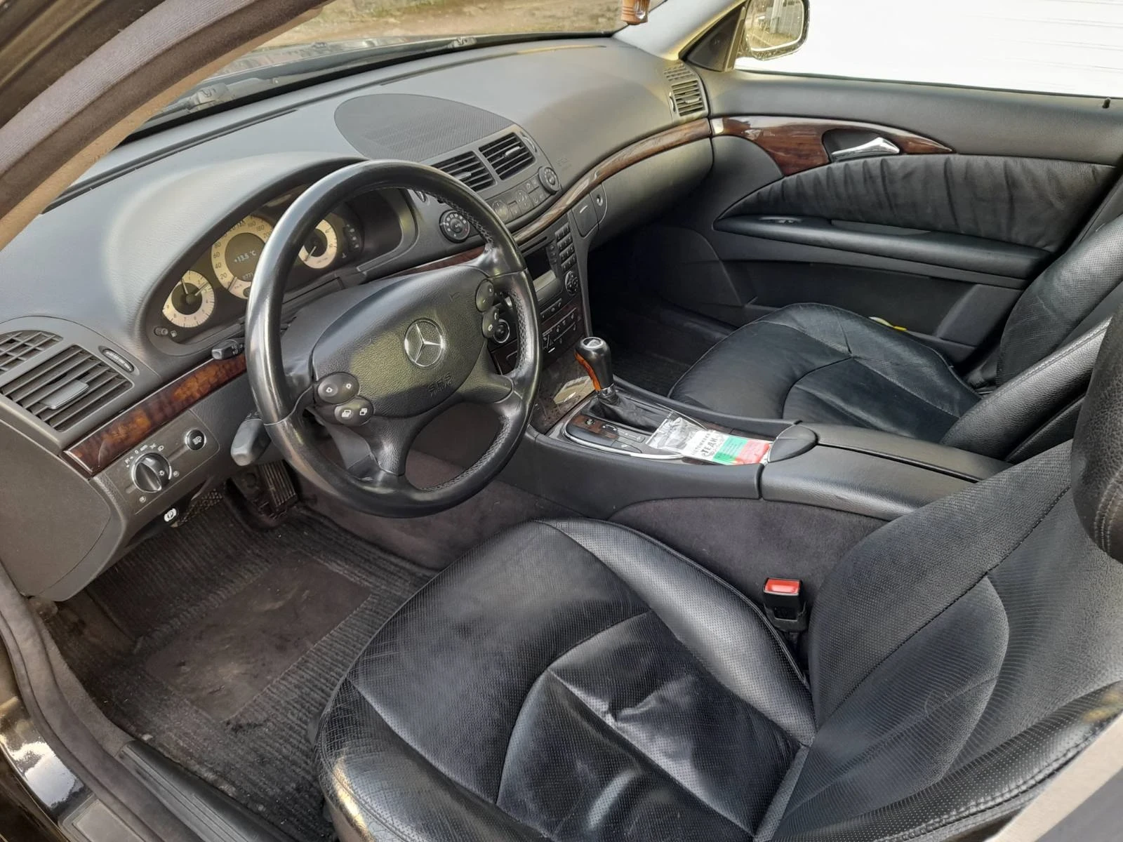 Mercedes-Benz E 220 CDI, снимка 2 - Автомобили и джипове - 56323001