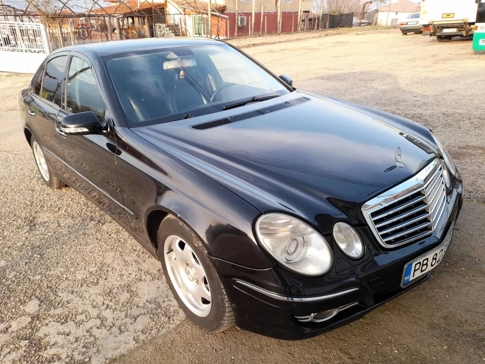 Mercedes-Benz E 220 CDI, снимка 10 - Автомобили и джипове - 56323001