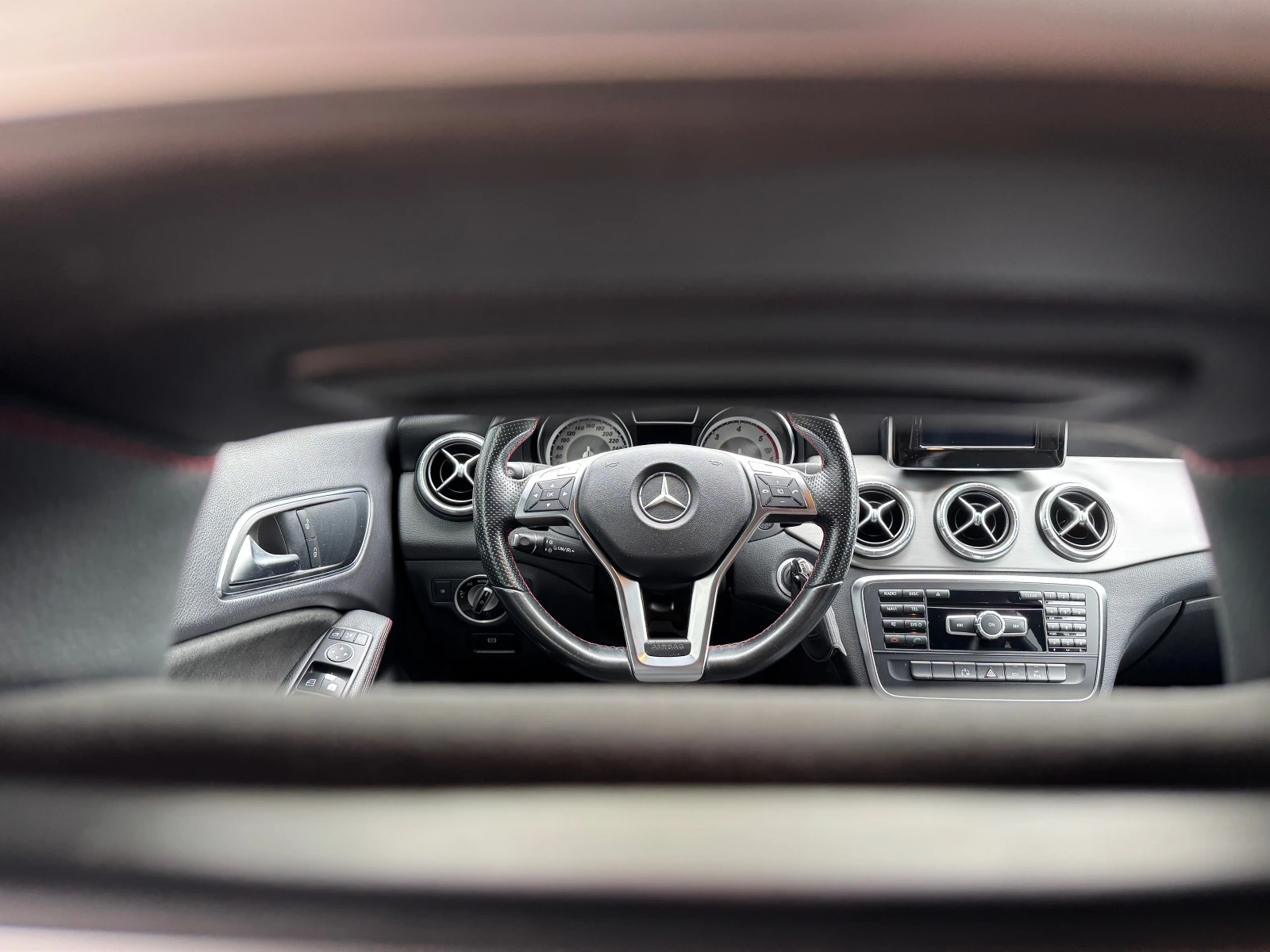 Mercedes-Benz CLA 200 AMG, снимка 7 - Автомобили и джипове - 56335673