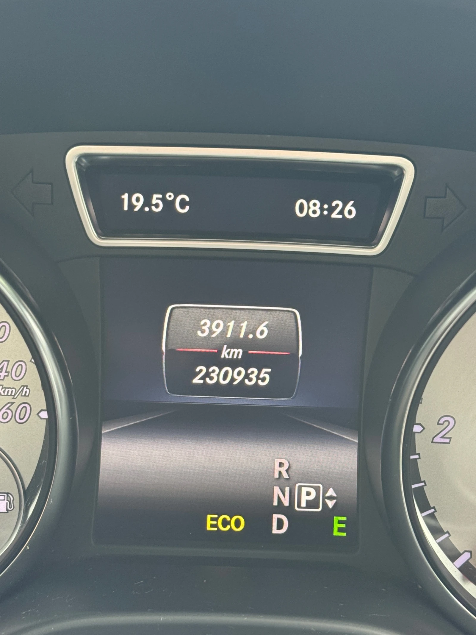 Mercedes-Benz CLA 200 AMG, снимка 13 - Автомобили и джипове - 56335673