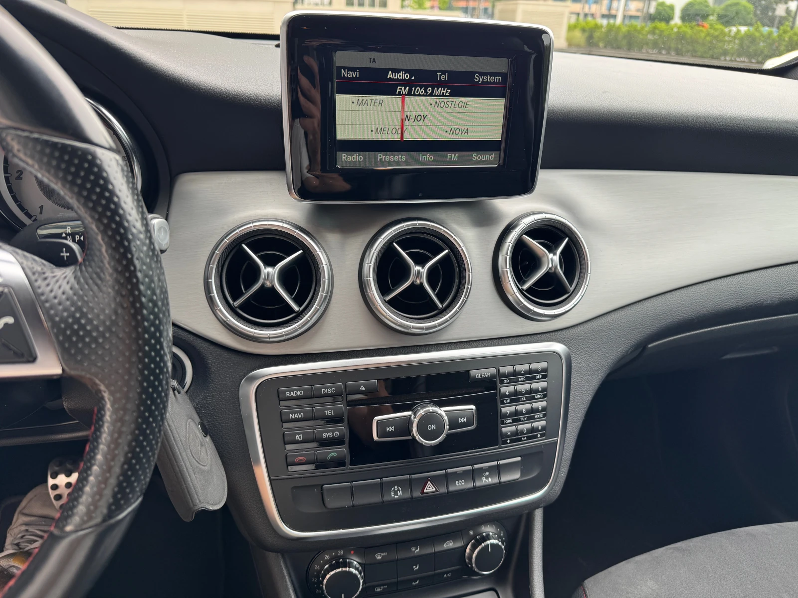 Mercedes-Benz CLA 200 AMG, снимка 11 - Автомобили и джипове - 56335673