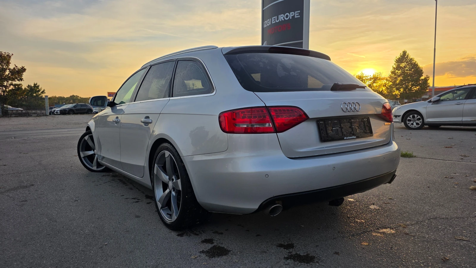 Audi A4 БЕЗУПРЕЧНА, снимка 4 - Автомобили и джипове - 56556551