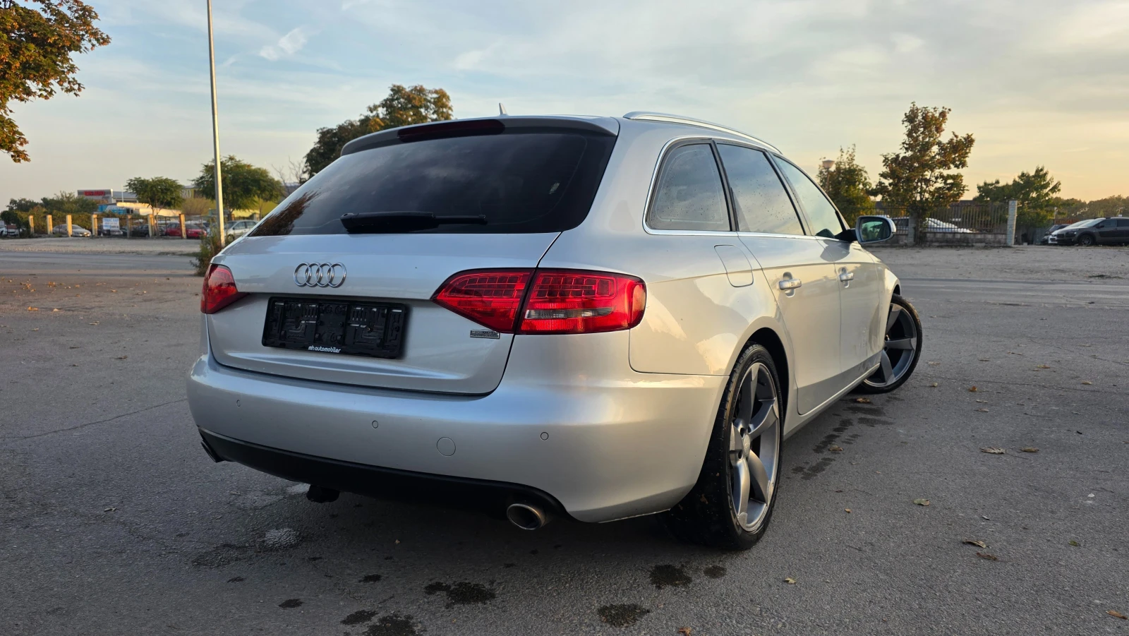 Audi A4 БЕЗУПРЕЧНА, снимка 5 - Автомобили и джипове - 56556551