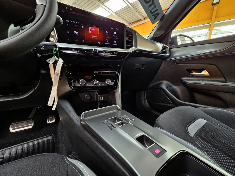 Opel Mokka 1.2 M-HEV/145HP/GS/LED/360/NAVI/DIGITAL/707vpr, снимка 11 - Автомобили и джипове - 51536274