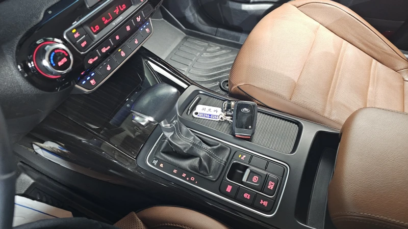 Kia Sorento 2.2 4WD NOBLESSE SPECIAL autogeorge.com, снимка 8 - Автомобили и джипове - 52333522