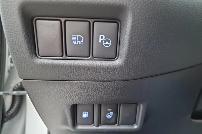 Toyota C-HR GR Sport 184 кс., снимка 11 - Автомобили и джипове - 53092509