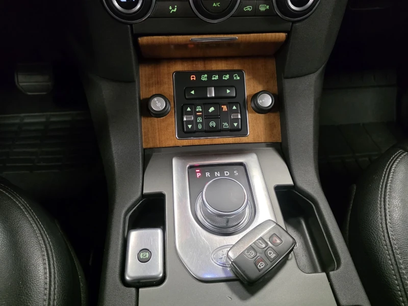 Land Rover Discovery 3 SE | 3.0 TDV6 | 8-ZF | ТОП състояние , снимка 11 - Автомобили и джипове - 53293815