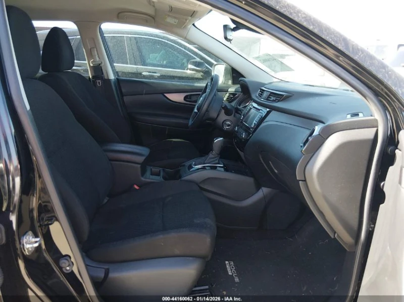 Nissan Rogue, снимка 10 - Автомобили и джипове - 53417342