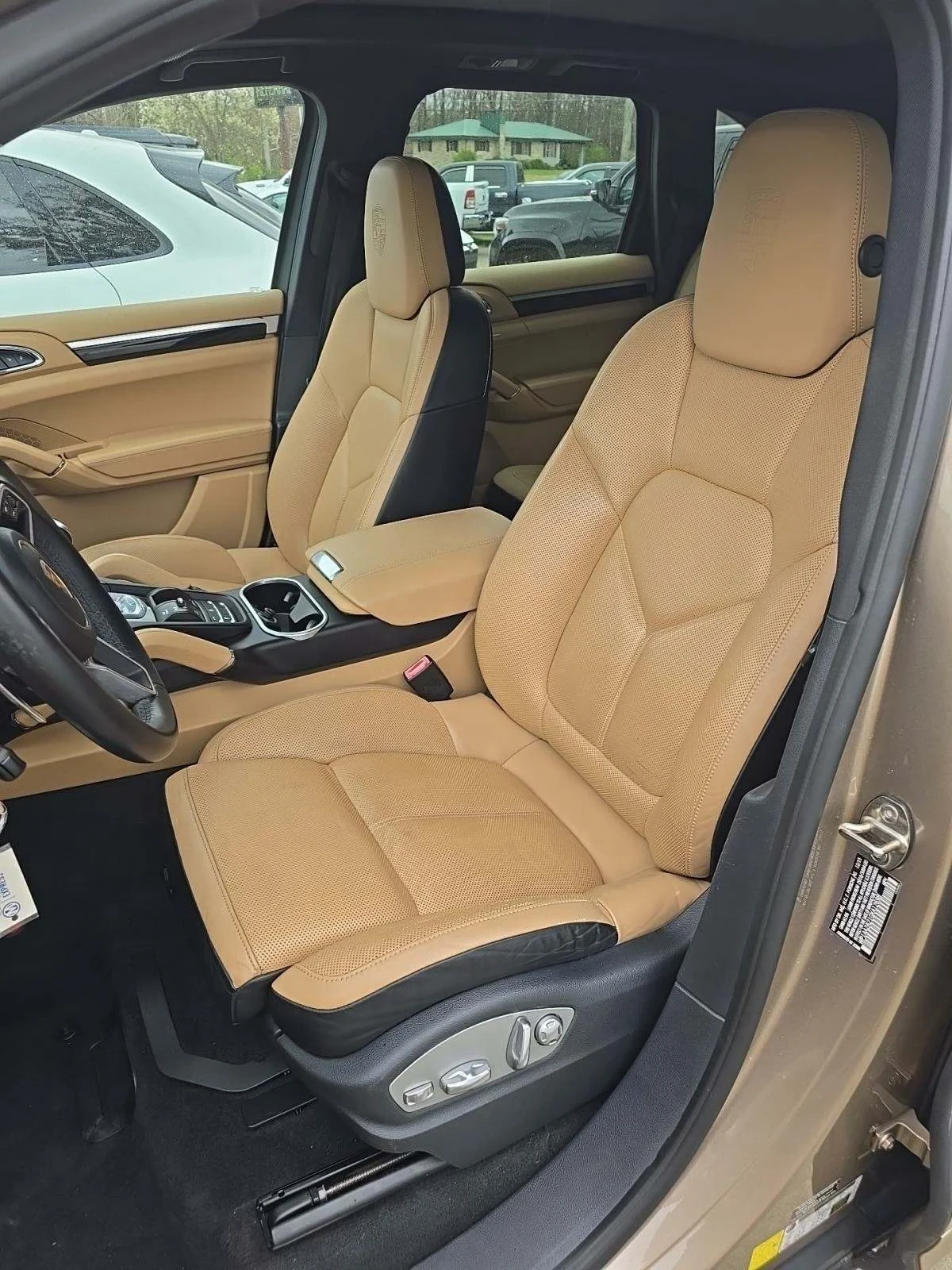 Porsche Cayenne  - изображение 7