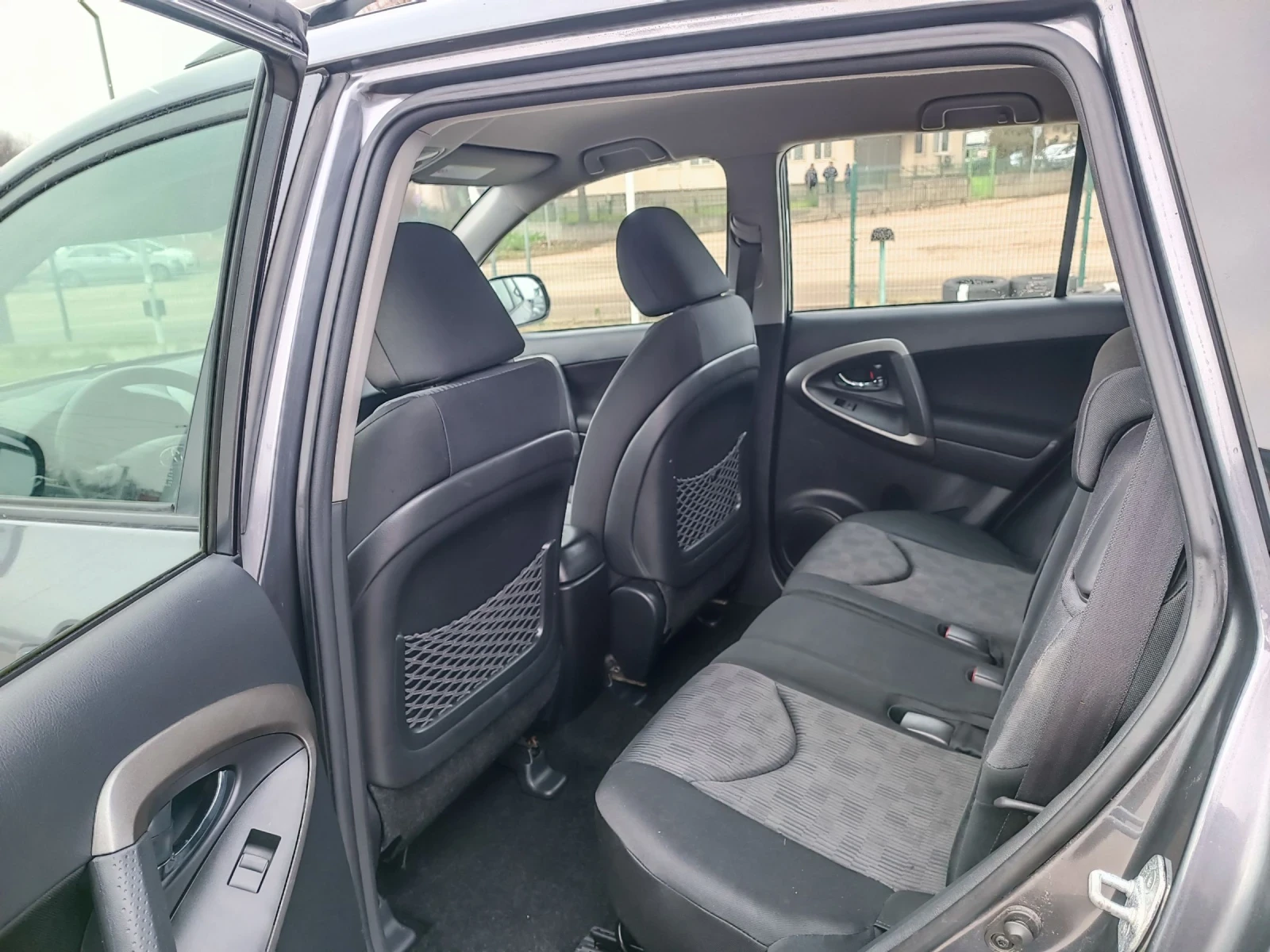 Toyota Rav4 2.0 i-158��-���������-�����-6��-4�4-FACELIFT | Mobile.bg � ����������� 10