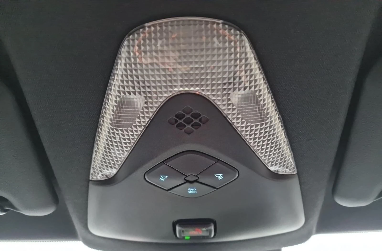 Toyota C-HR GR Sport 184 кс. - изображение 9