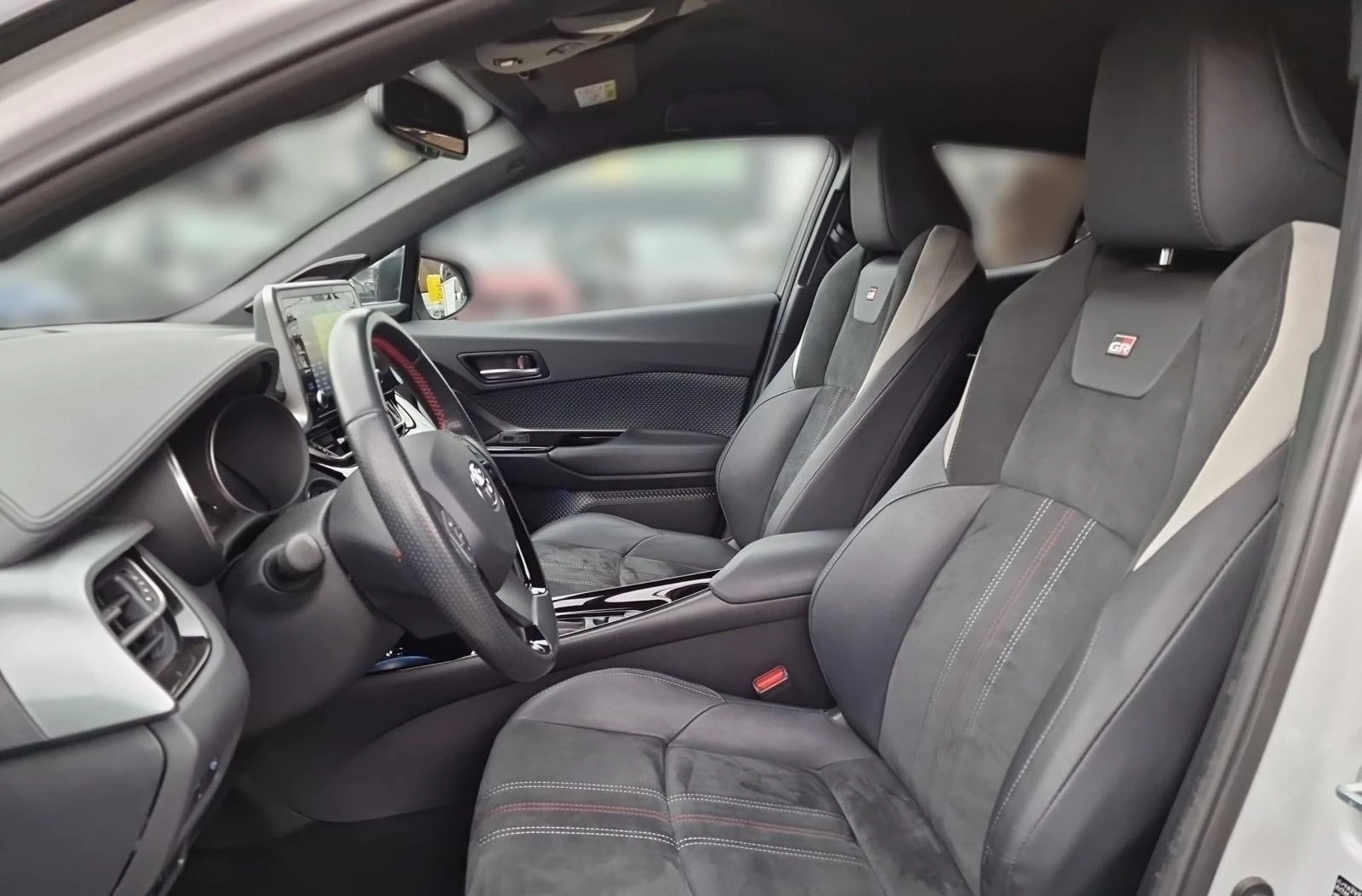 Toyota C-HR GR Sport 184 кс. - изображение 7