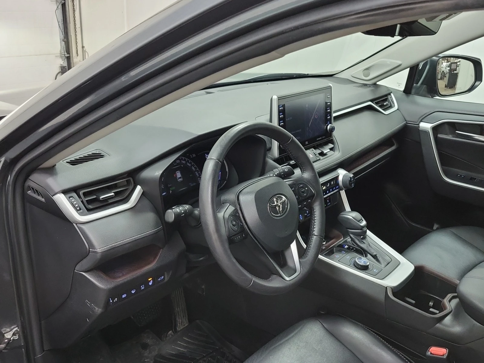 Toyota Rav4 HYBRID LIMITED * * CARFAX * * АВТО КРЕДИТ * *  - изображение 9