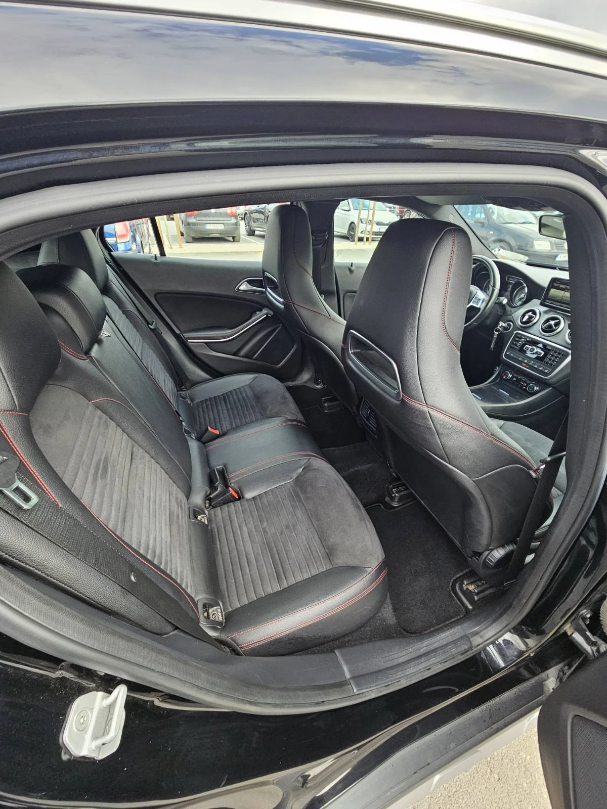 Mercedes-Benz GLA 220 AMG Пакет, снимка 15 - Автомобили и джипове - 53929011