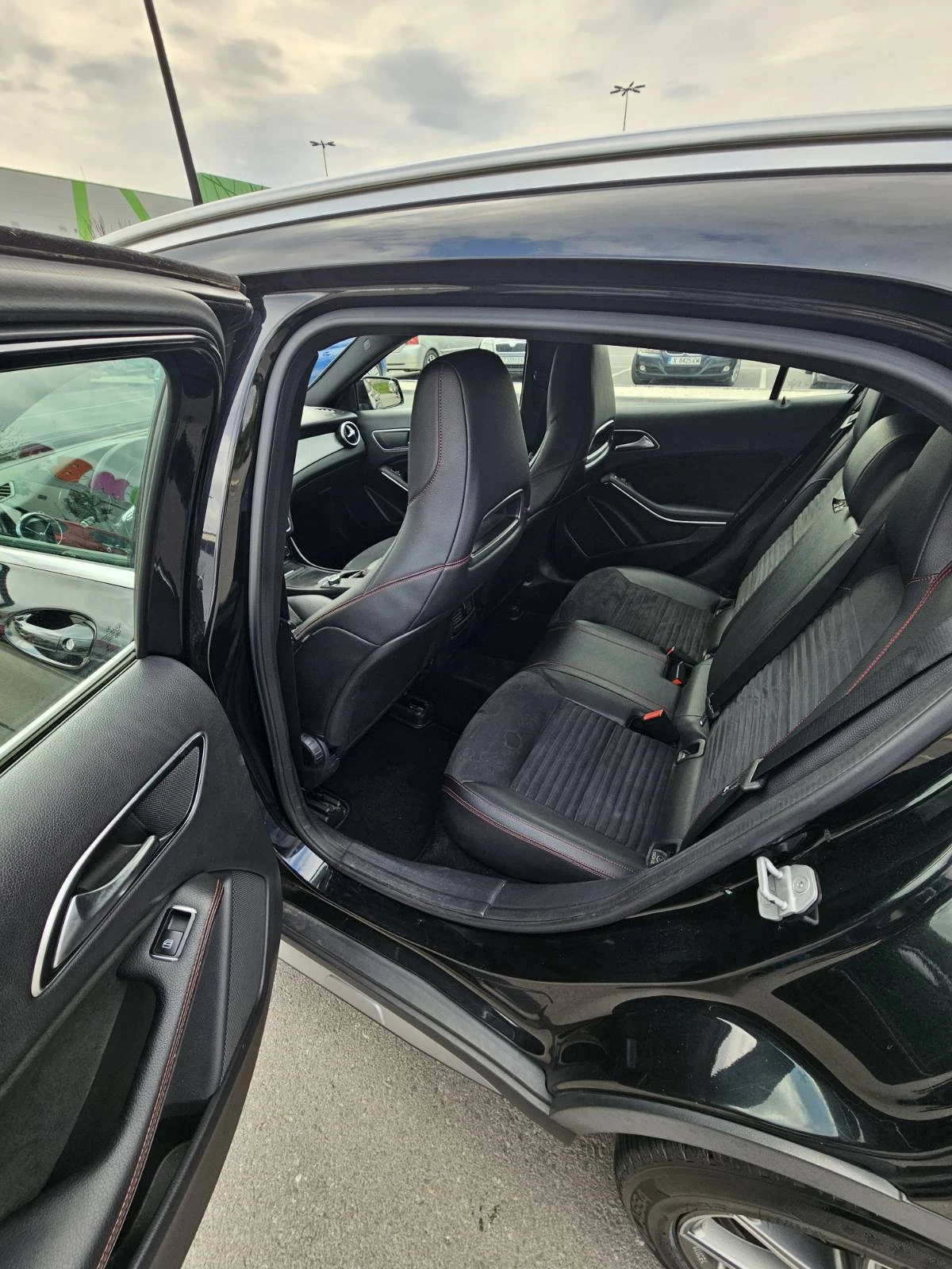 Mercedes-Benz GLA 220 AMG Пакет, снимка 14 - Автомобили и джипове - 53929011