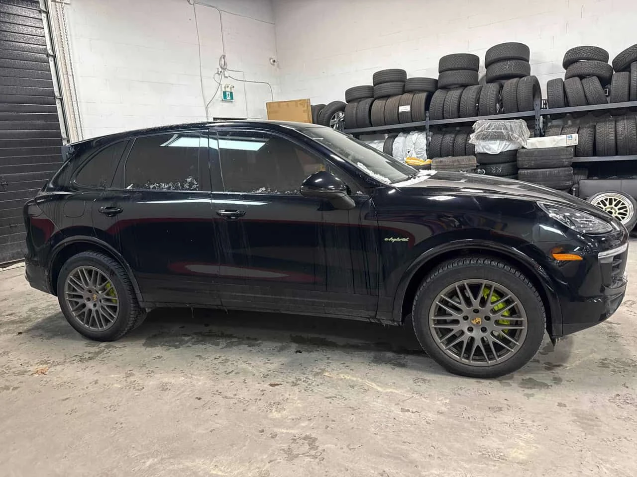 Porsche Cayenne * S E Hybrid * CARFAX * БЕЗ ПЪРВОНАЧАЛНА ВНОСКА, снимка 3 - Автомобили и джипове - 54423963
