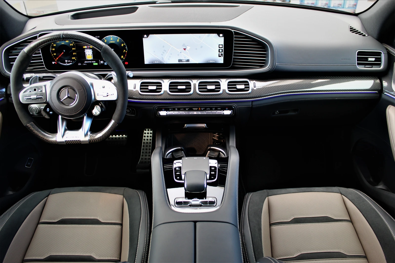 Mercedes-Benz GLE 63 S AMG FULL CARBON / NIGHT / TRACK PACE / BURM / PANO /, снимка 10 - Автомобили и джипове - 56325902