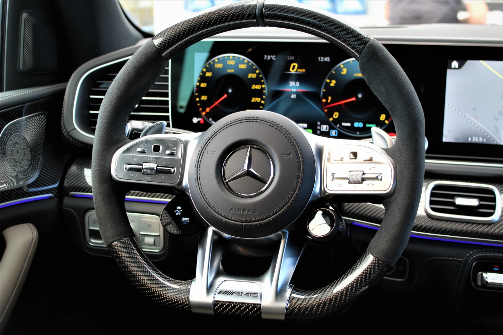Mercedes-Benz GLE 63 S AMG FULL CARBON / NIGHT / TRACK PACE / BURM / PANO /, снимка 11 - Автомобили и джипове - 56325902