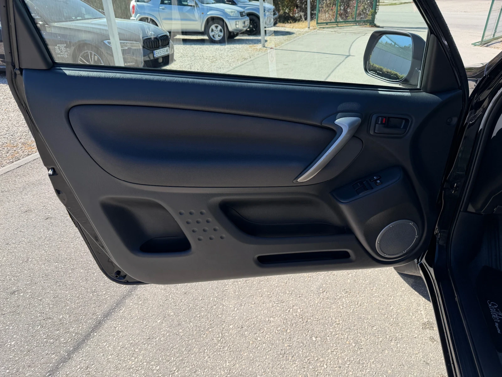 Toyota Rav4 2.0 VVT-I 150 kc 4x4, снимка 14 - Автомобили и джипове - 56338819