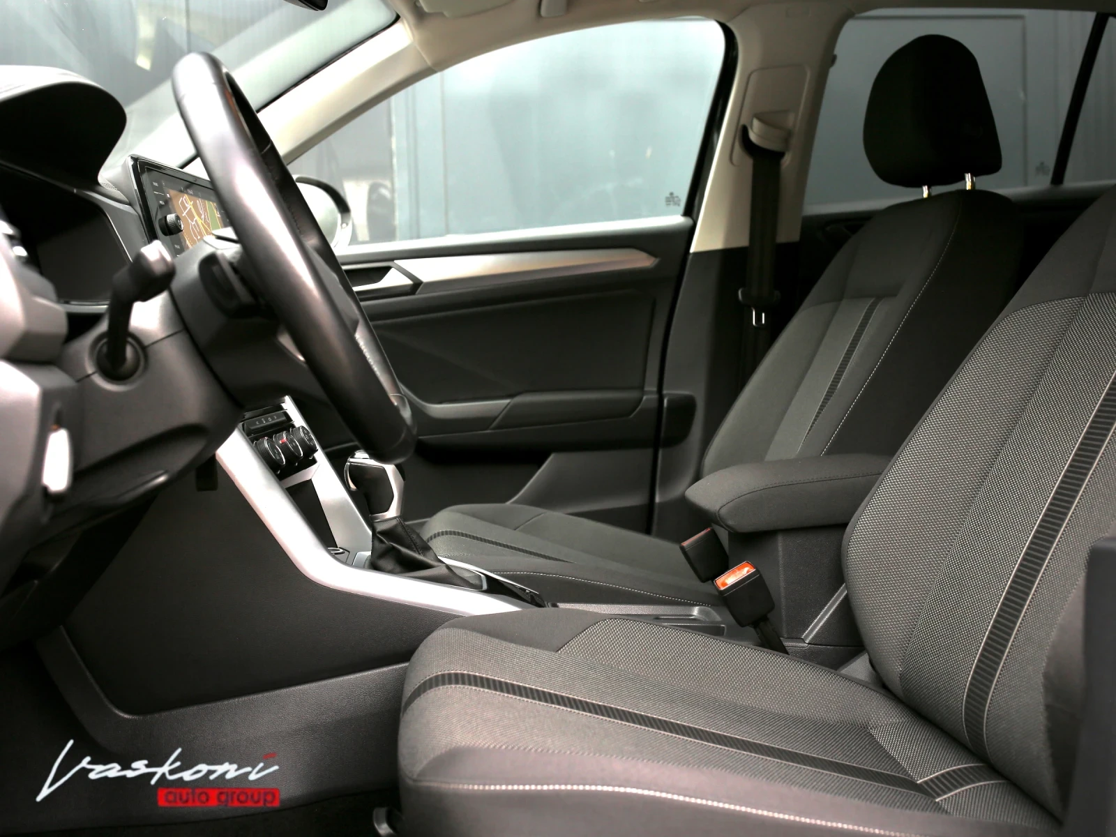 VW T-Roc 2.0 TDI FACELIFT САМОПАРКИРАНЕ, снимка 10 - Автомобили и джипове - 56739086