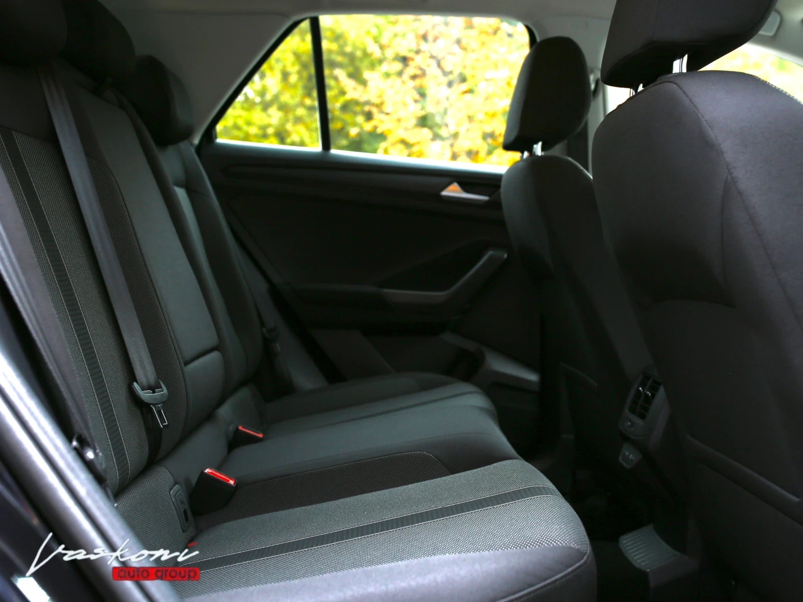 VW T-Roc 2.0 TDI FACELIFT САМОПАРКИРАНЕ, снимка 17 - Автомобили и джипове - 56739086