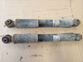 Амортисьори задни Тойота Рав4 2.2дкат (з)