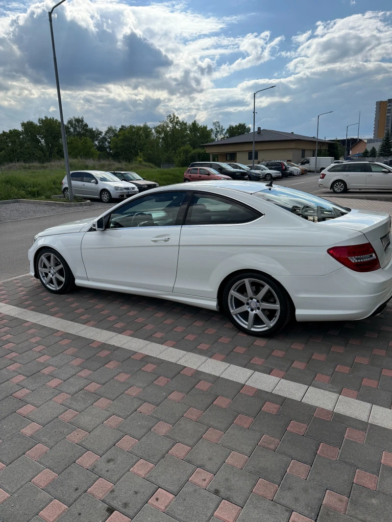 Mercedes-Benz C 220 AMG пакет, снимка 5 - Автомобили и джипове - 52149923