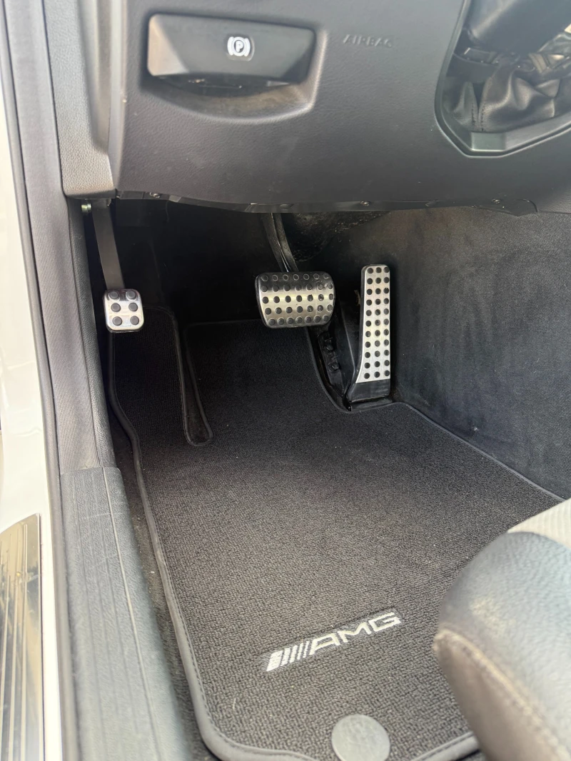 Mercedes-Benz C 220 AMG пакет, снимка 14 - Автомобили и джипове - 52149923