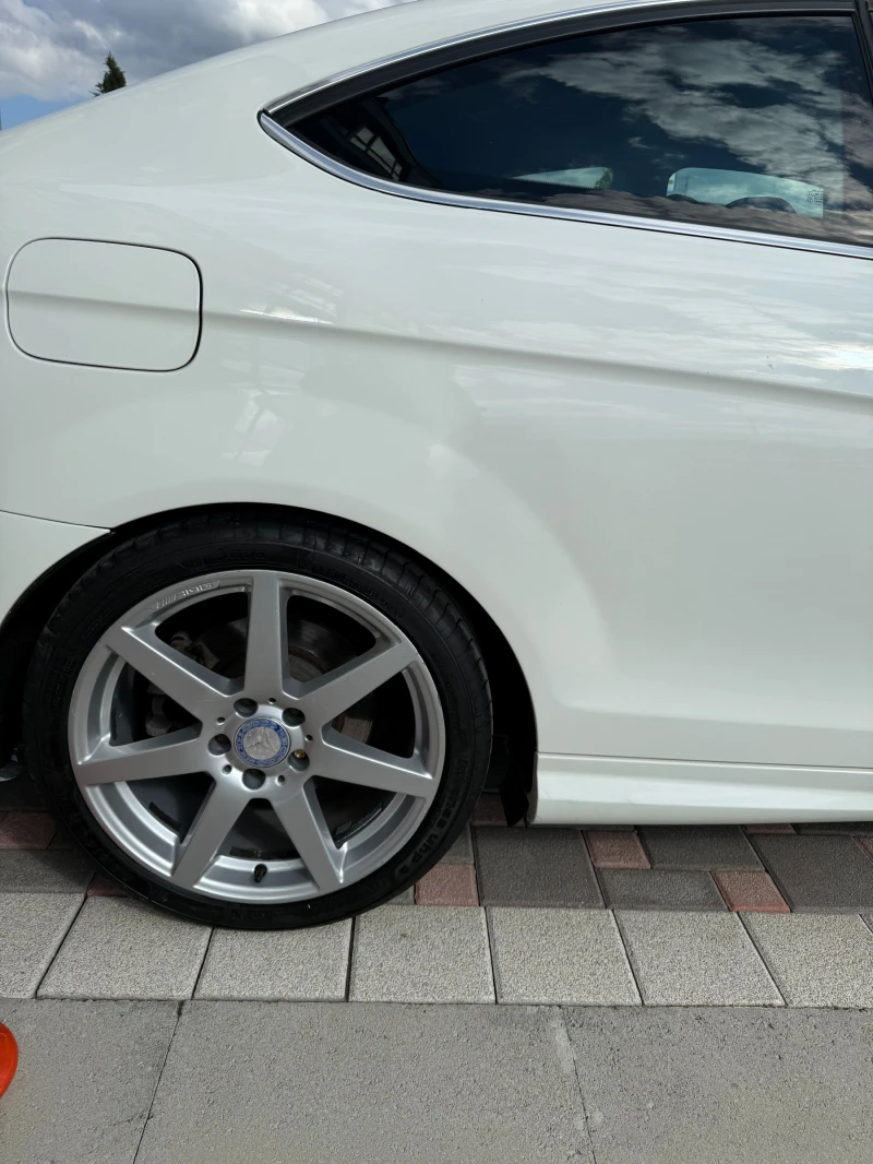 Mercedes-Benz C 220 AMG пакет, снимка 8 - Автомобили и джипове - 52149923
