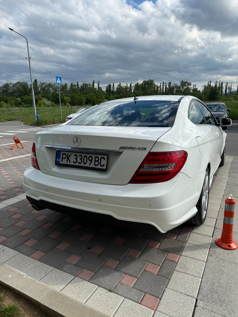 Mercedes-Benz C 220 AMG пакет, снимка 6 - Автомобили и джипове - 52149923