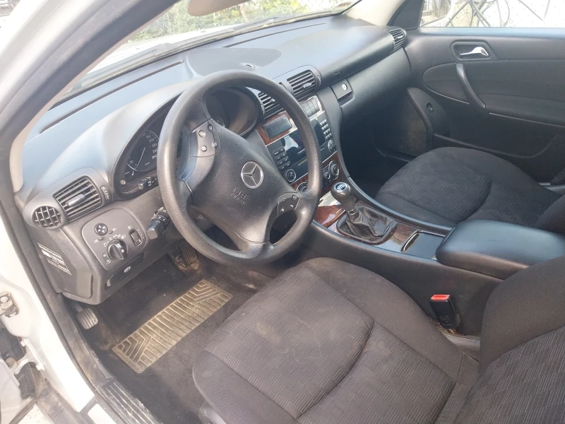 Mercedes-Benz C 200, снимка 9 - Автомобили и джипове - 50812603