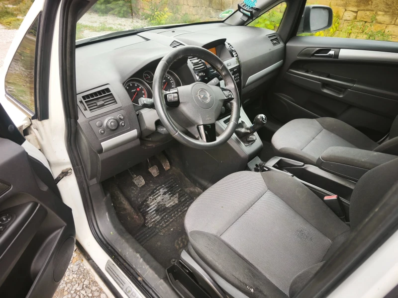 Opel Zafira 1.8, снимка 9 - Автомобили и джипове - 52433483