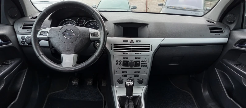 Opel Astra 1.4i KLIMA  FACELIFT , снимка 12 - Автомобили и джипове - 52461563