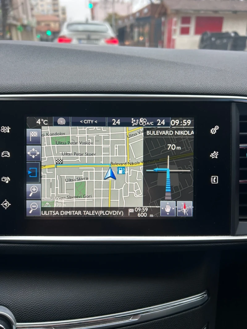 Peugeot 308 110000 км реални!, снимка 8 - Автомобили и джипове - 53220993