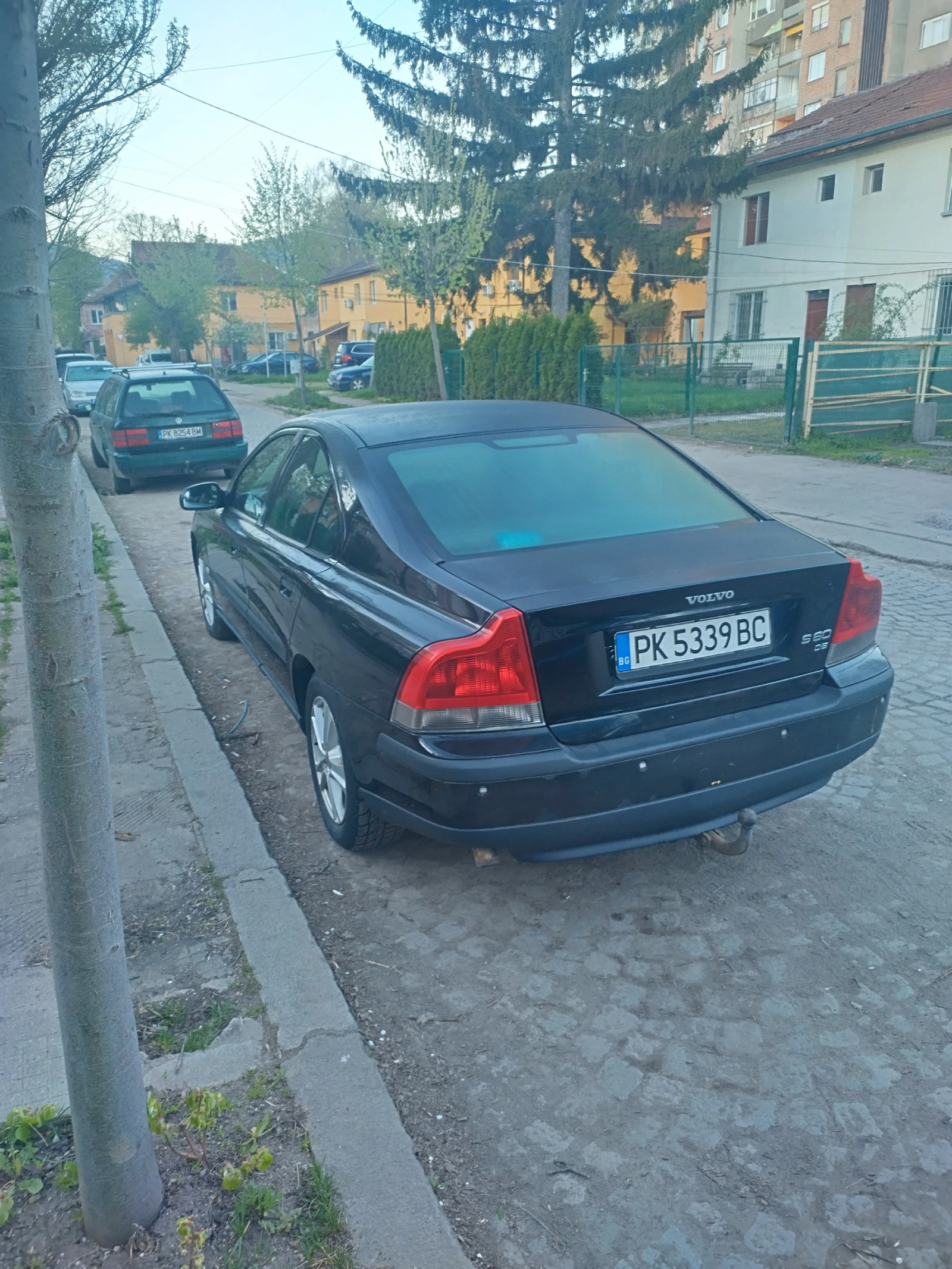 Volvo S60 2.4 5d - изображение 3