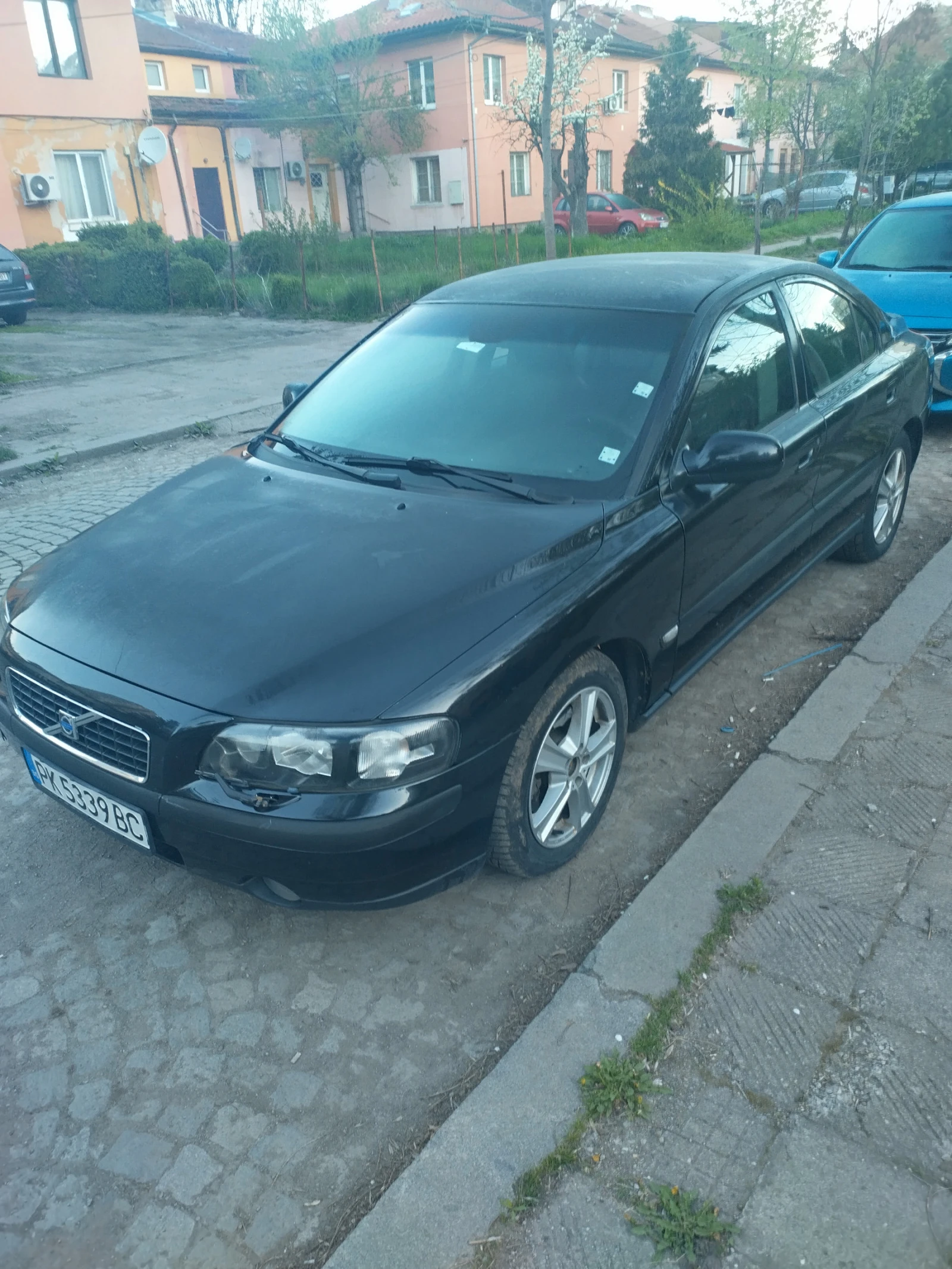 Volvo S60 2.4 5d - изображение 2