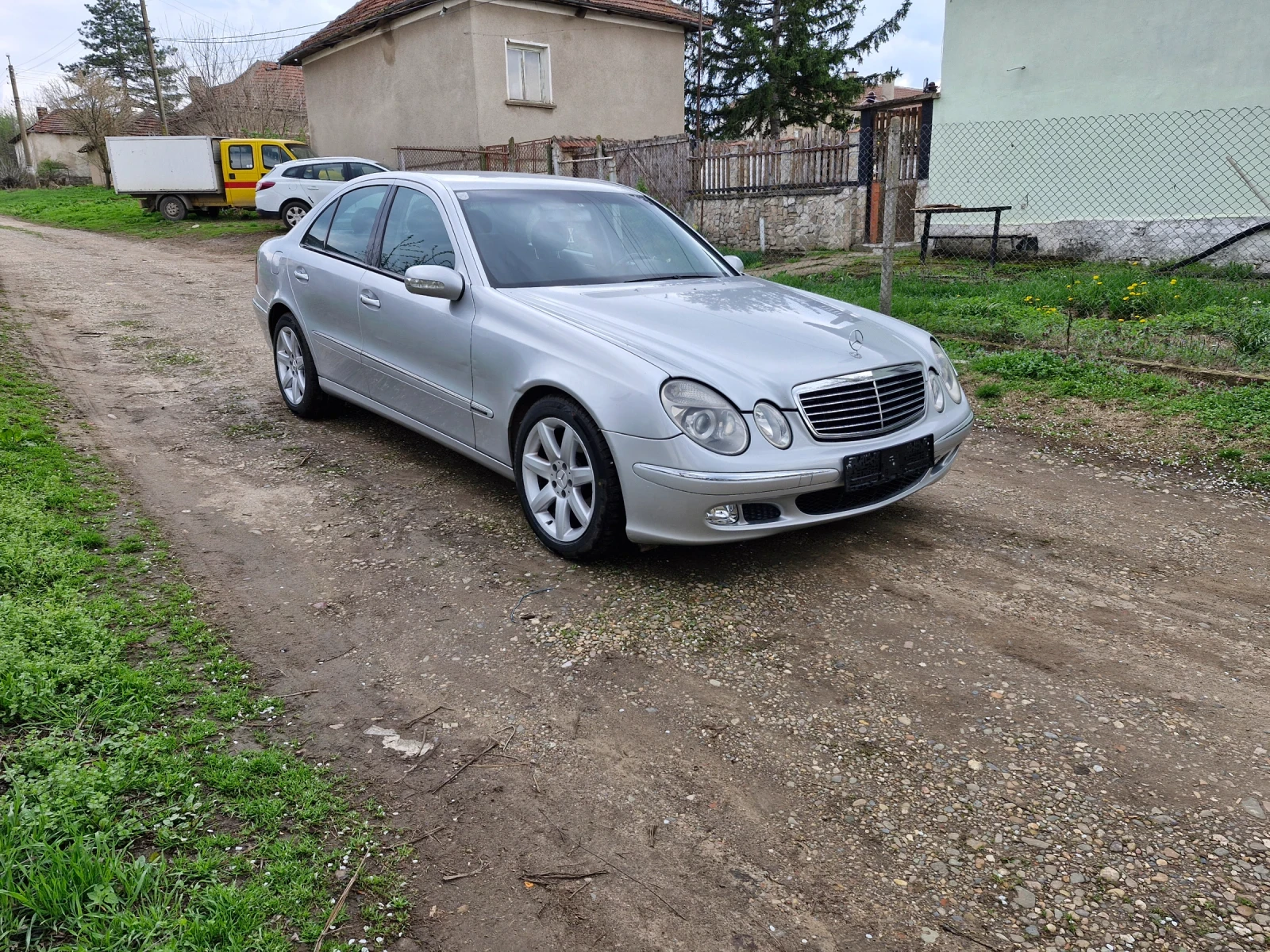 Mercedes-Benz E 270 CDI - изображение 3