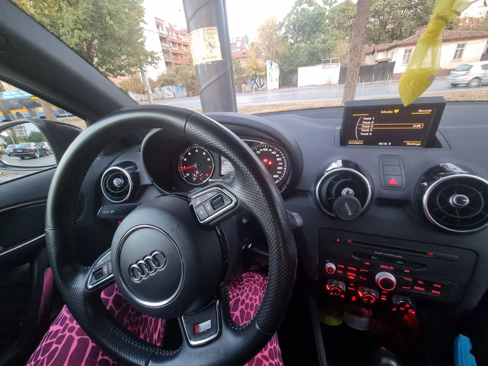 Audi A1 101 000 km 1.4 TFSI S-Line Sportback AUTOMATIC - изображение 4