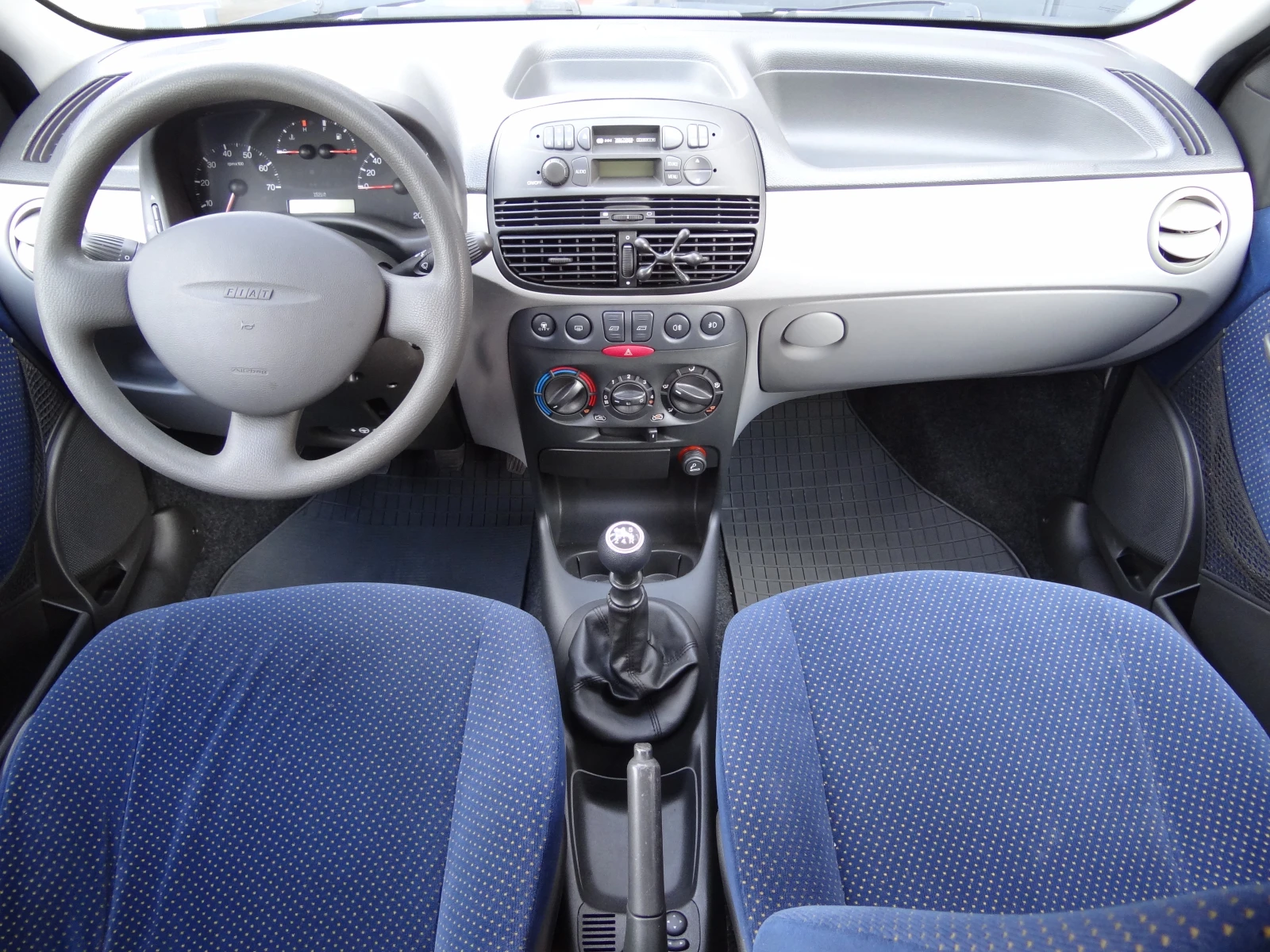 Fiat Punto 1.2i-16v-80k.c.  / 89хил.км. / Климатик / Euro-3 / - изображение 9
